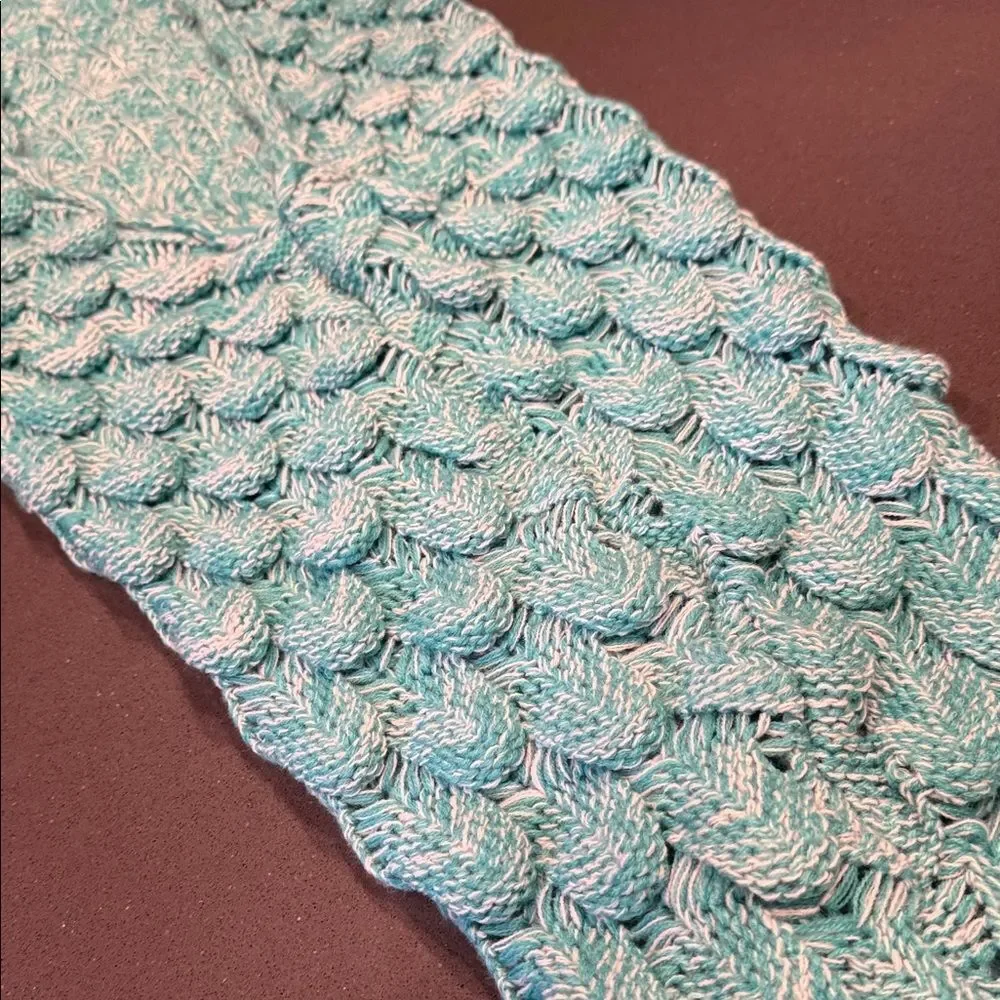 Homie Turquoise Mermaid Tail Blanket NWOT